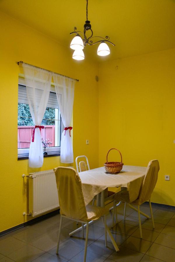 Afrodite Apartmanhaz Eger Bagian luar foto