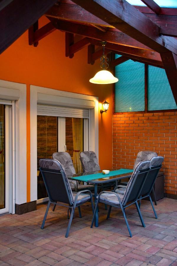 Afrodite Apartmanhaz Eger Bagian luar foto