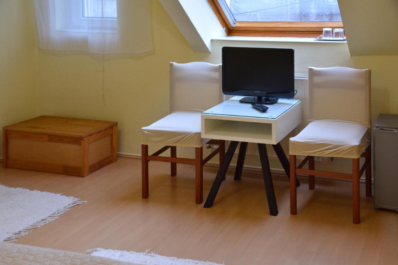 Afrodite Apartmanhaz Eger Bagian luar foto