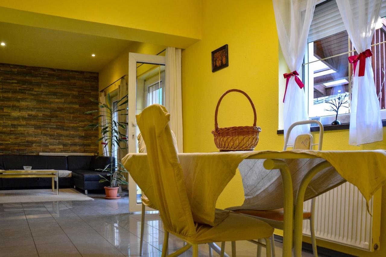 Afrodite Apartmanhaz Eger Bagian luar foto