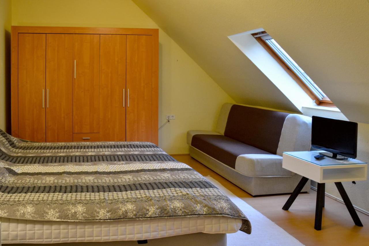 Afrodite Apartmanhaz Eger Bagian luar foto